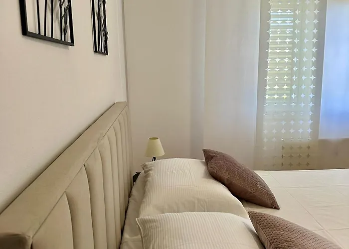 Vikendica Marta Murvica (Policnik)