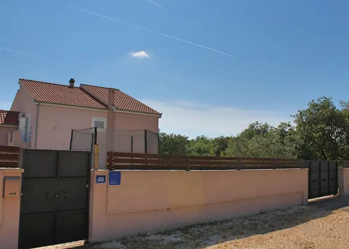 Vikendica Marta Murvica (Policnik)